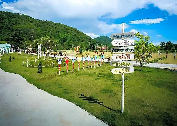 Rak Na Suan Pueng รีสอร์ท 3*