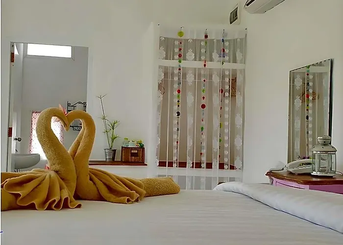 Rak Na Suan Pueng 3*