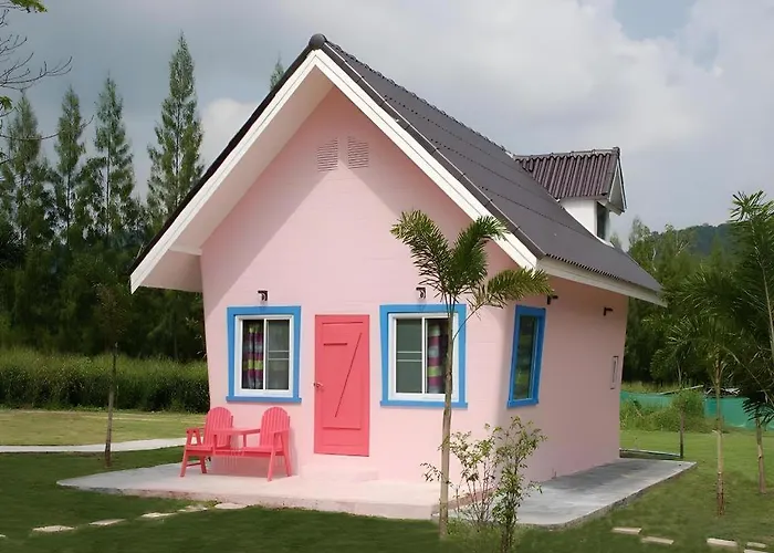 Resort Rak Na Suan Pueng Suan Phueng