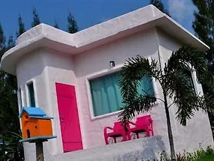 Rak Na Suan Pueng 3*